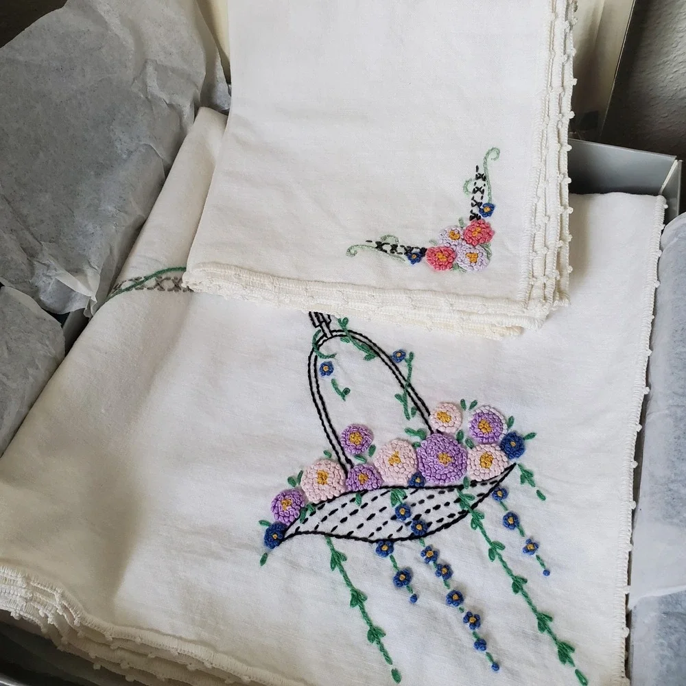Vintage Hand Embroidered Linen Napkins and Runner Set Floral Lace Trim 7pc